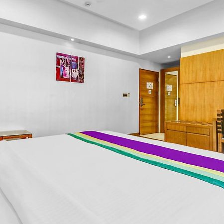 Medora Hotel Kozhikode Buitenkant foto