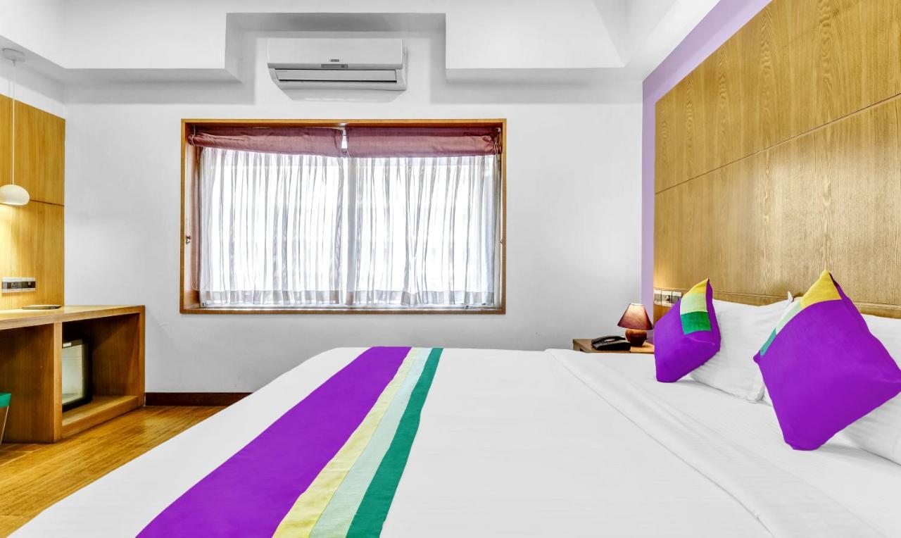 Medora Hotel Kozhikode Buitenkant foto