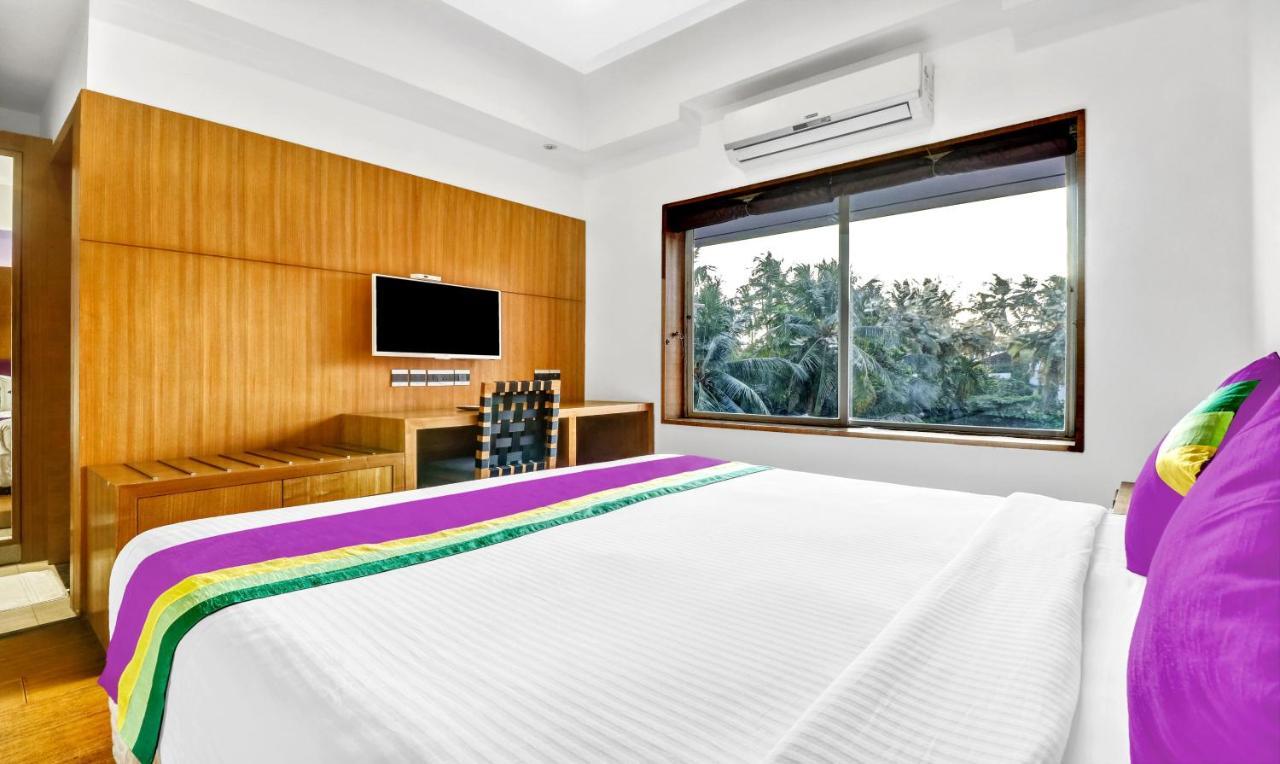 Medora Hotel Kozhikode Buitenkant foto