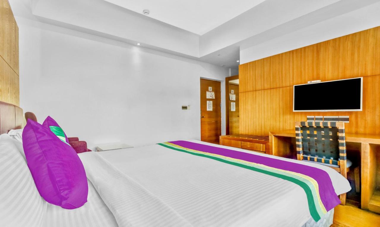 Medora Hotel Kozhikode Buitenkant foto